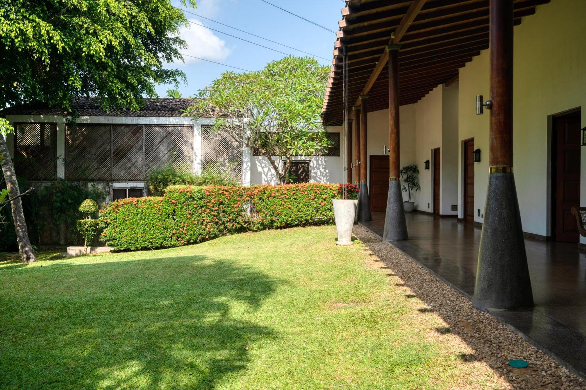 Wallawwa Katunayaka Esterno foto